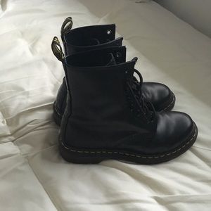 BARLEY WORN DOC MARTENS